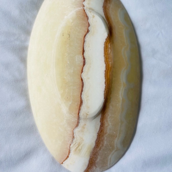 COPY - Vintage Carved Onyx Stone Soap Dish Oval Trinket Dish 8.5” long cream/ t… - Picture 4 of 8